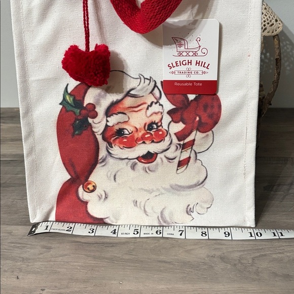 NWT SLEIGH HILL VINTAGE INSPIRED SANTA CANVAS TOTE BAG WITH POMPOM - Picture 7 of 9